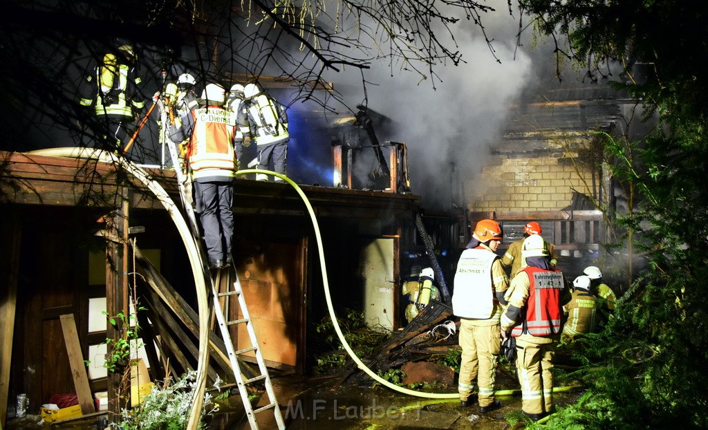 Grossfeuer Einfamilienhaus Siegburg Muehlengrabenstr P0195.JPG - Miklos Laubert